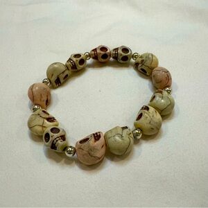 Howlite Skull Bracelet - Pale pink/green
